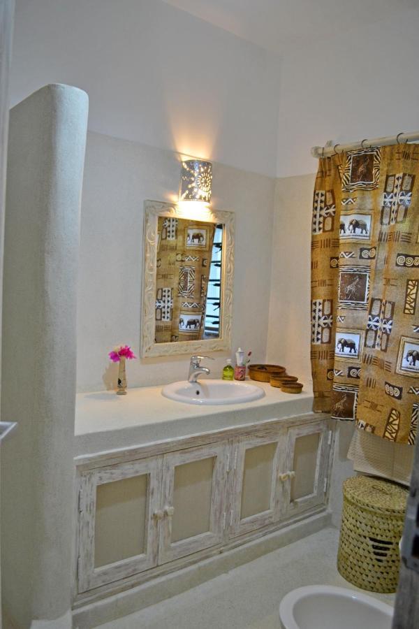 Kimya House, Watamu Bed & Breakfast Екстериор снимка